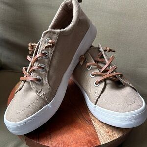 Tommy Bahama Canvas Sneakers NWOT or box